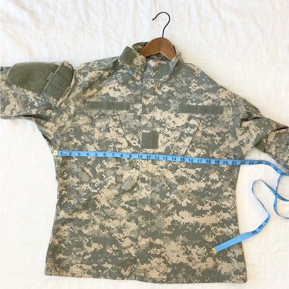 U.S. Army Combat Uniform Jacket / Shirt in Short - Picture 2 of 15